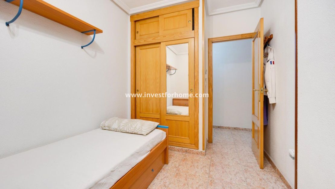 Sale - Apartment - Torrevieja - Centro