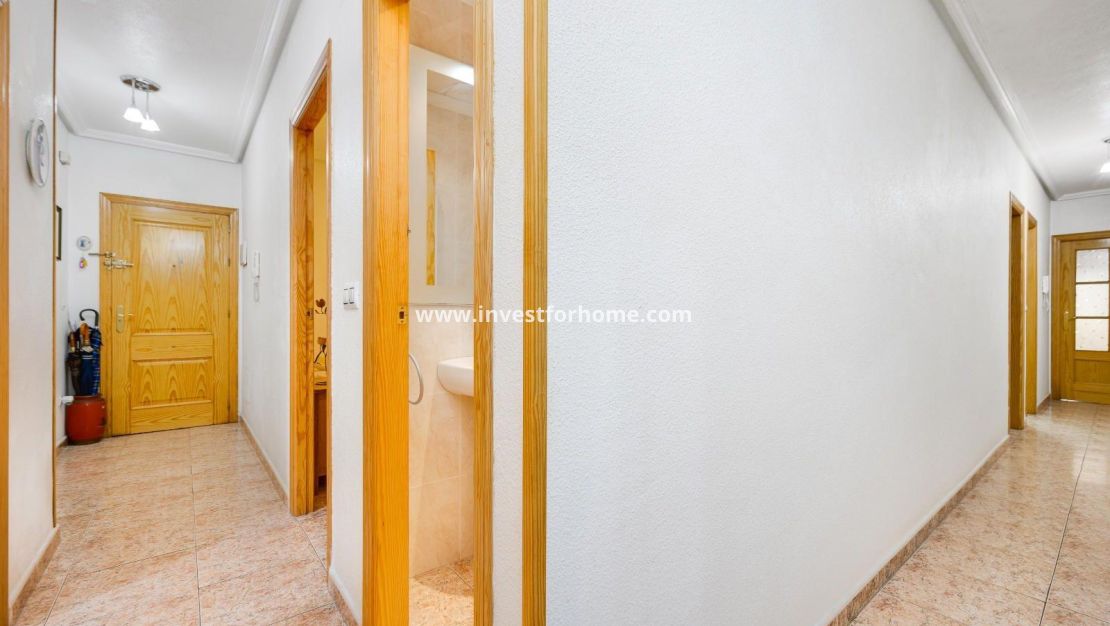 Sale - Apartment - Torrevieja - Centro