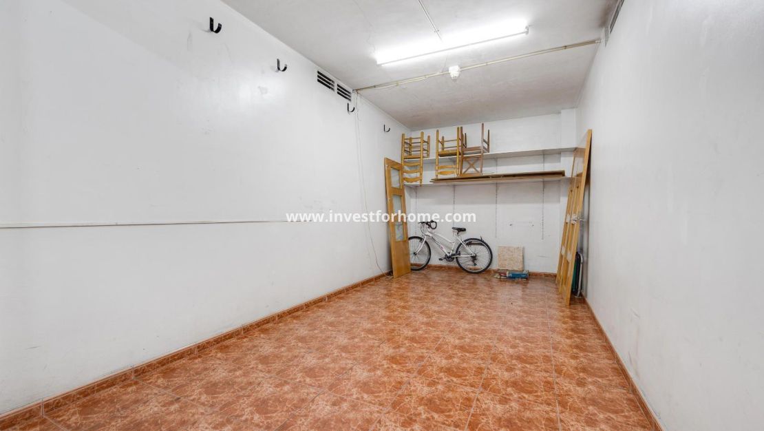 Sale - Apartment - Torrevieja - Centro