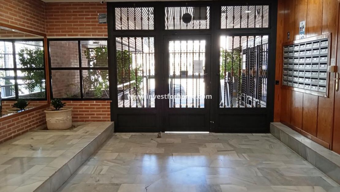 Sale - Apartment - Torrevieja - Centro