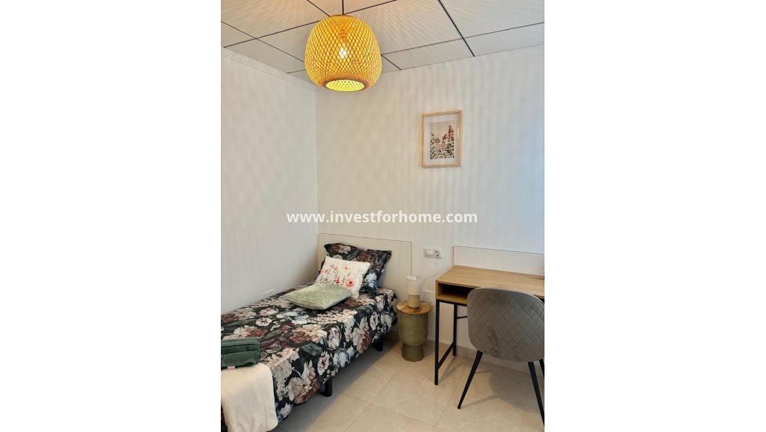 Sale - Apartment - Torrevieja - Centro