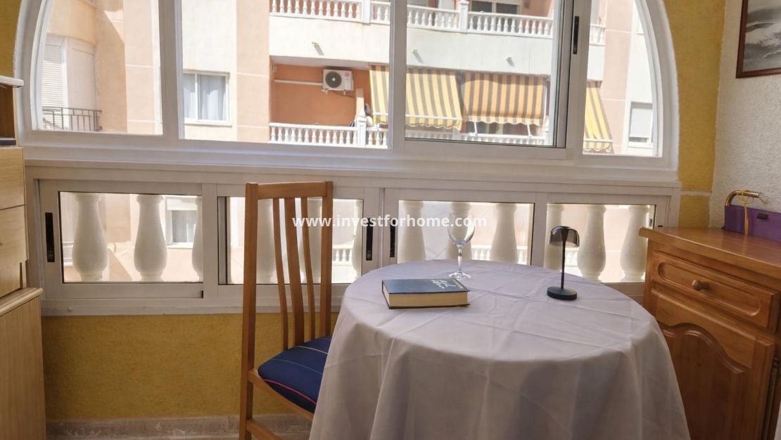 Sale - Apartment - Torrevieja - Centro