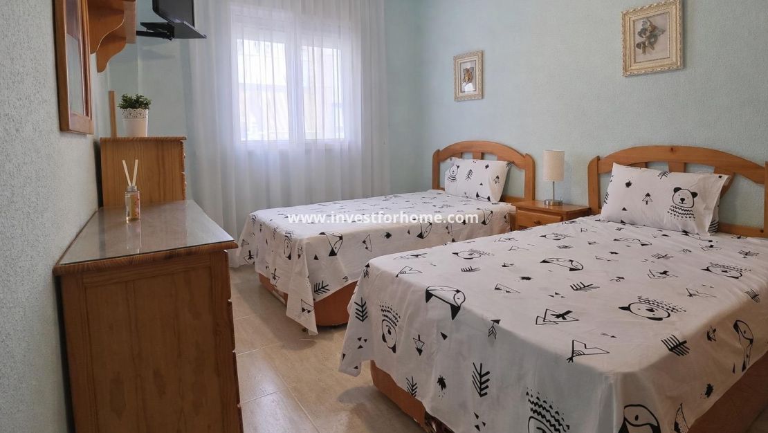 Sale - Apartment - Torrevieja - Centro