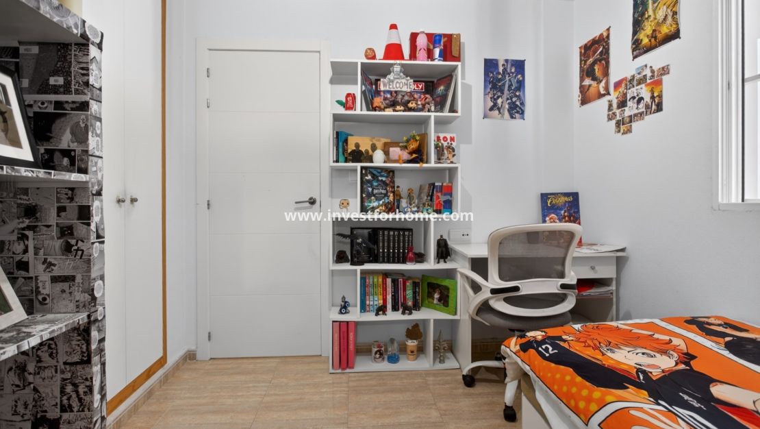 Sale - Apartment - Torrevieja - Centro