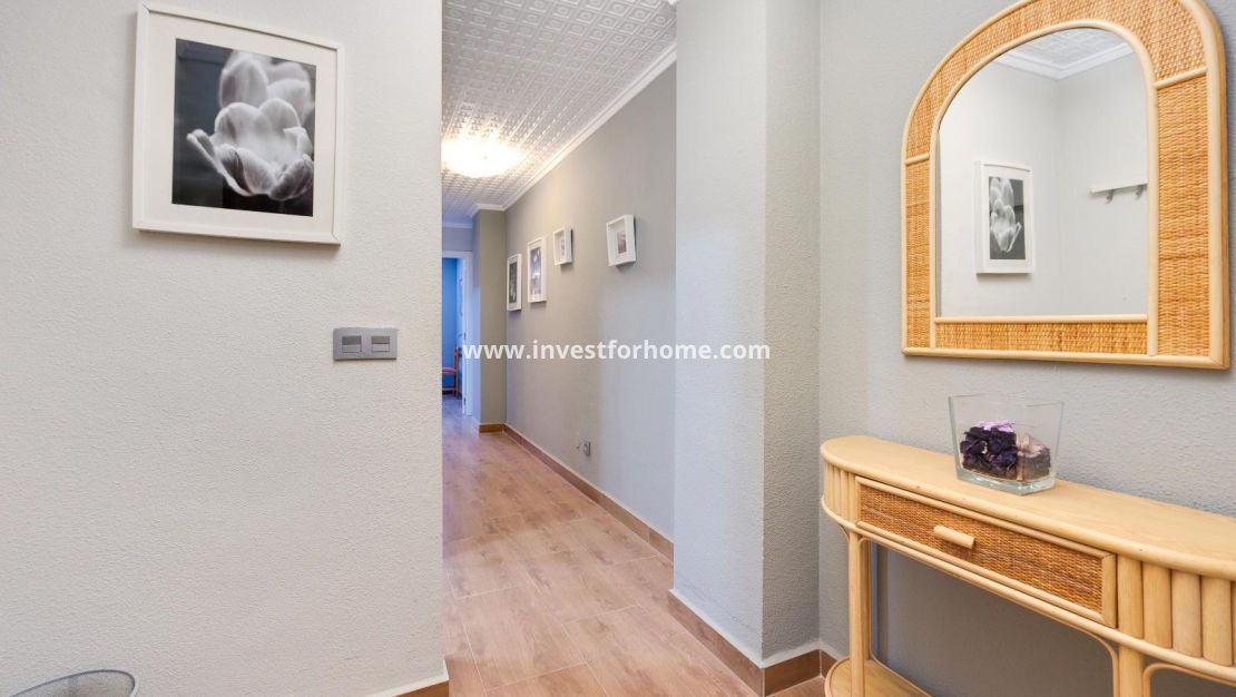 Sale - Apartment - Torrevieja - Centro