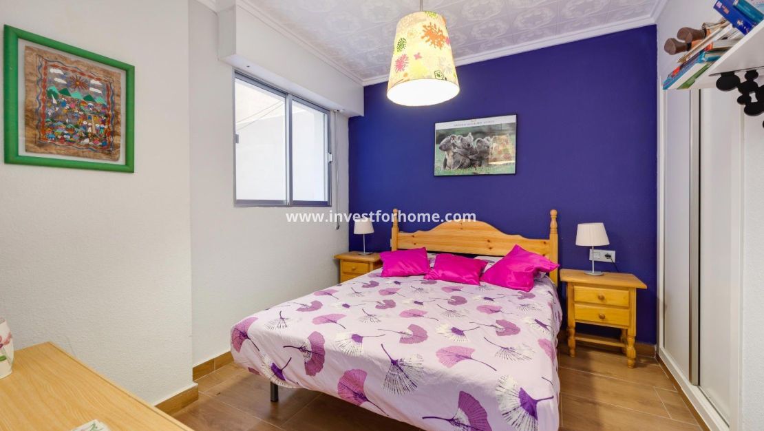 Sale - Apartment - Torrevieja - Centro