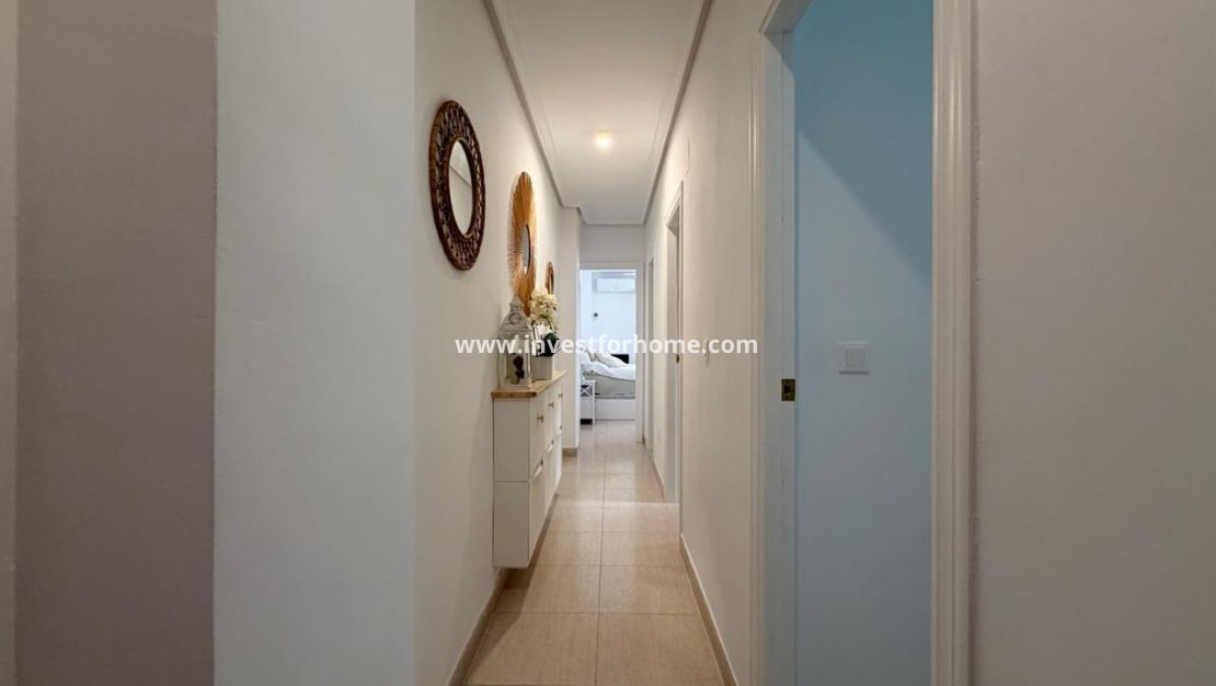Sale - Apartment - Torrevieja - Centro