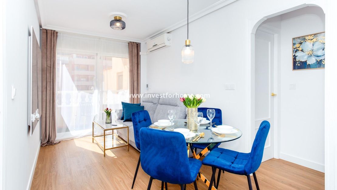 Sale - Apartment - Torrevieja - Centro