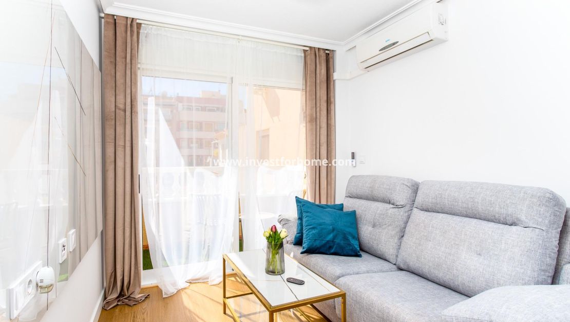 Sale - Apartment - Torrevieja - Centro