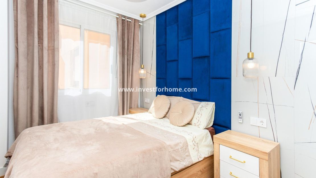 Sale - Apartment - Torrevieja - Centro