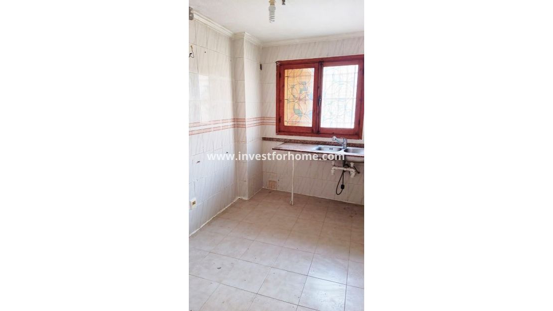Sale - Apartment - Torrevieja - Centro