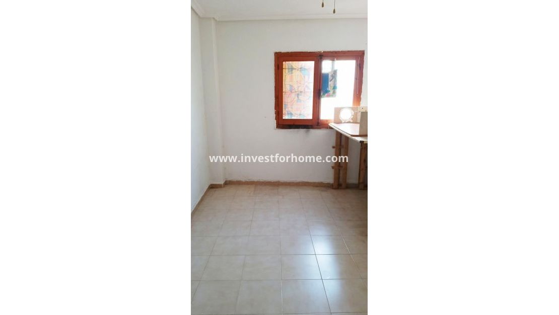 Sale - Apartment - Torrevieja - Centro