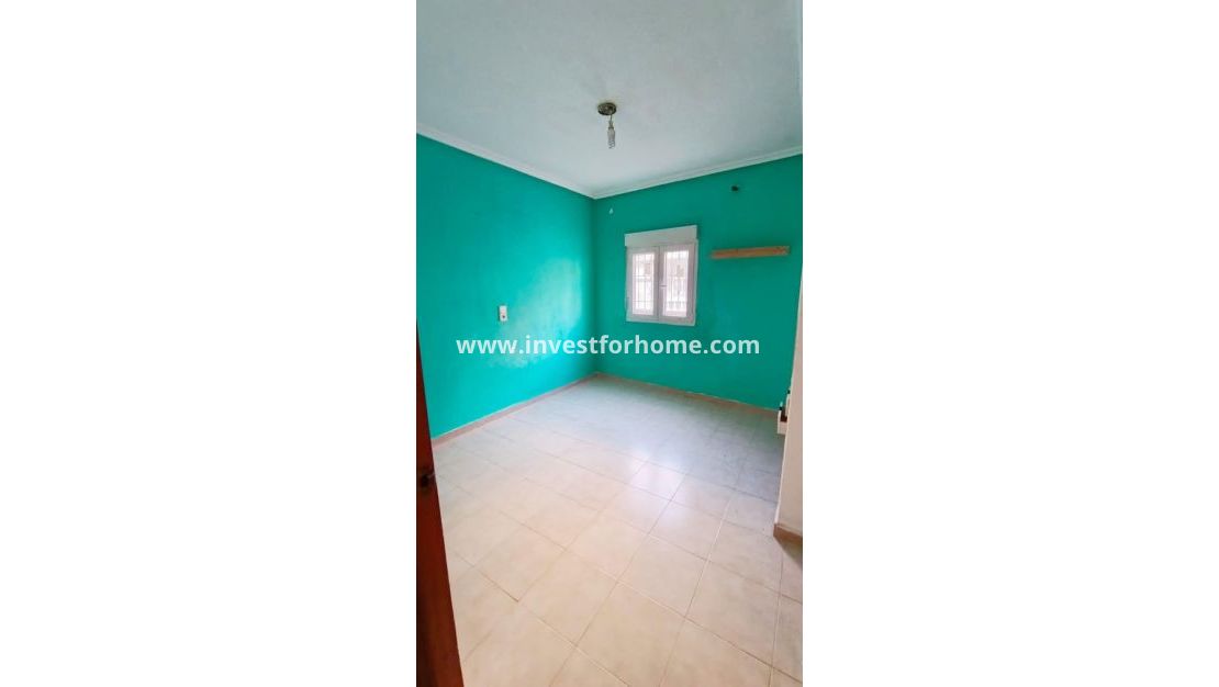 Sale - Apartment - Torrevieja - Centro