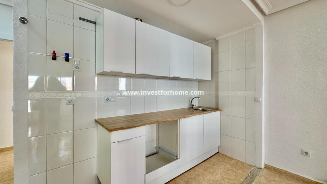 Sale - Apartment - Torrevieja - Centro