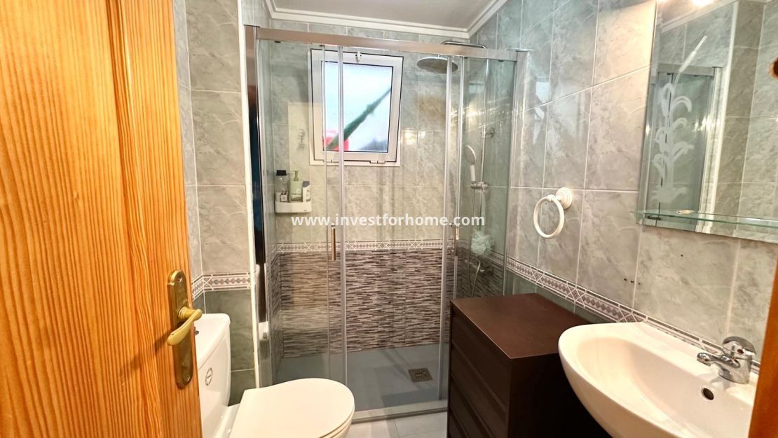 Sale - Apartment - Torrevieja - Centro