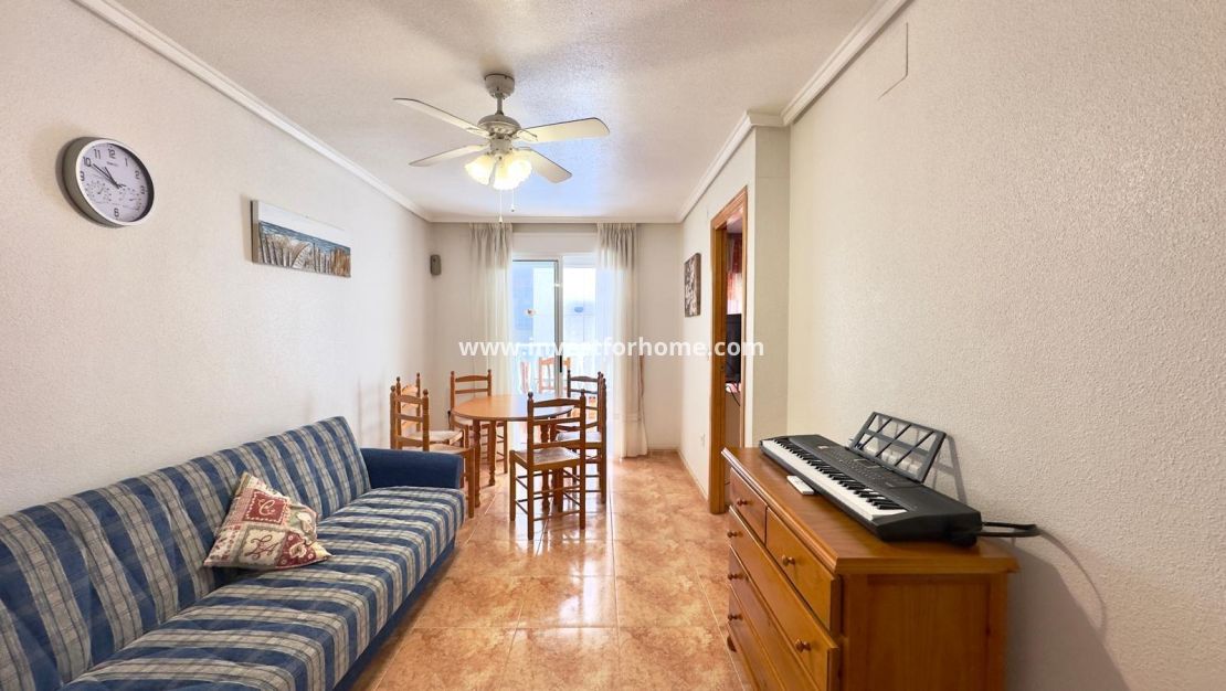Sale - Apartment - Torrevieja - Centro