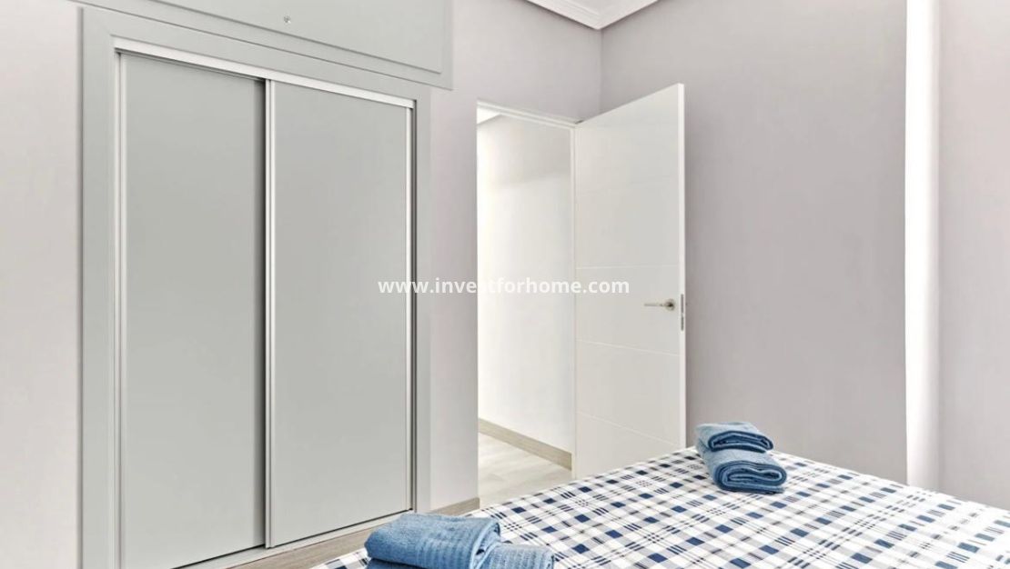 Sale - Apartment - Torrevieja - Centro