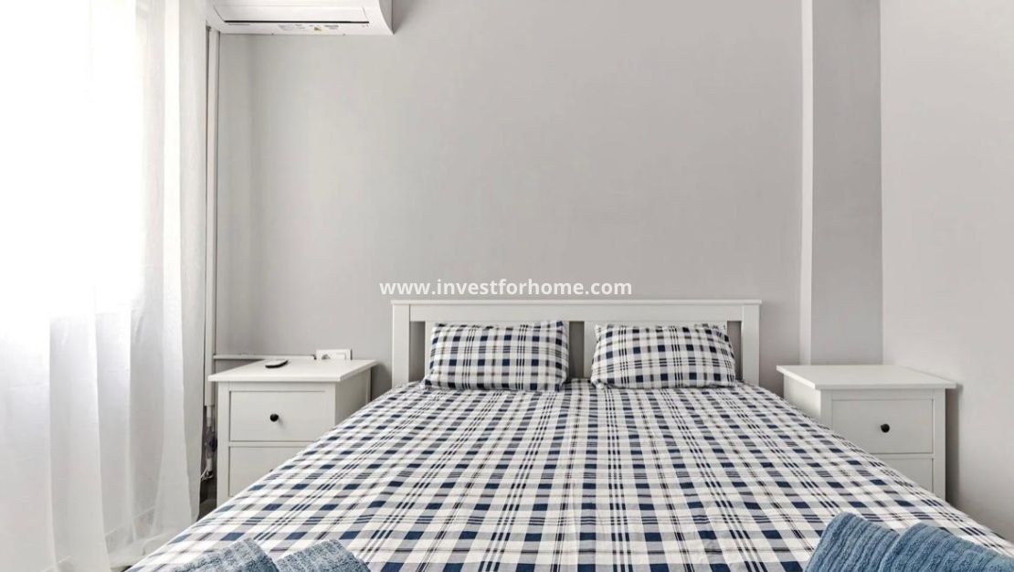 Sale - Apartment - Torrevieja - Centro