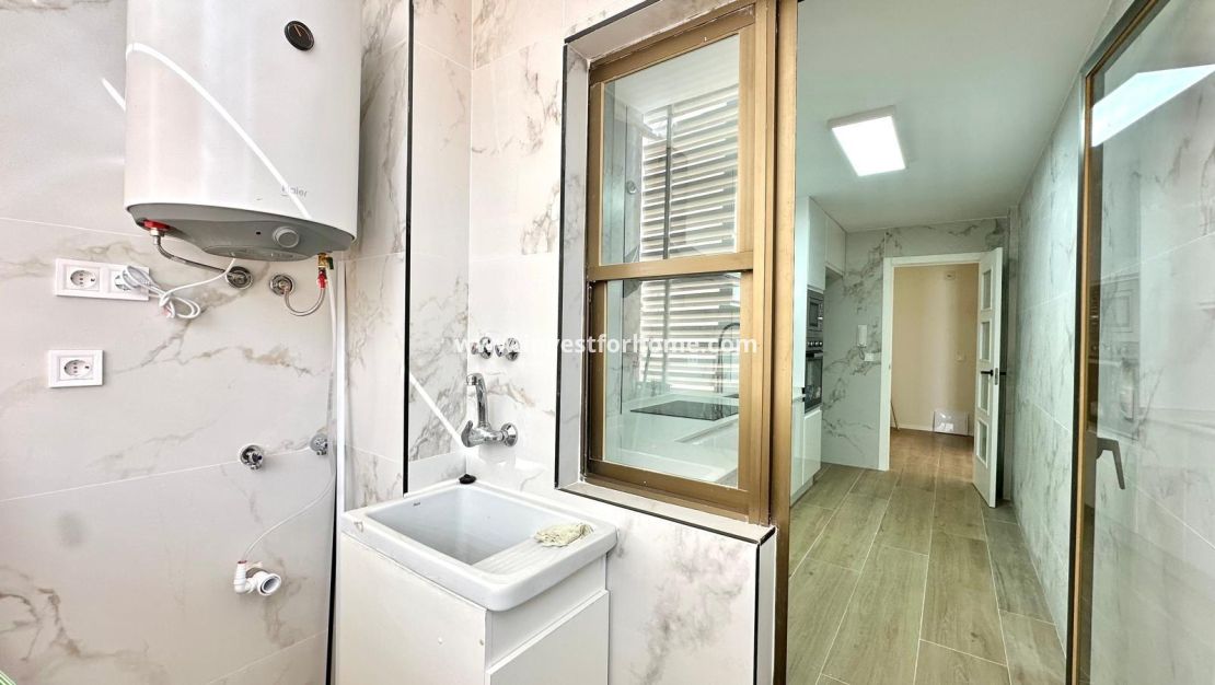 Sale - Apartment - Torrevieja - Centro
