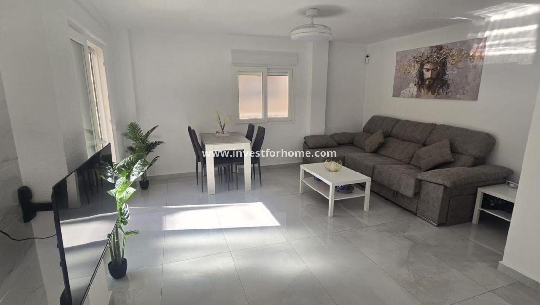 Sale - Apartment - Torrevieja - Centro