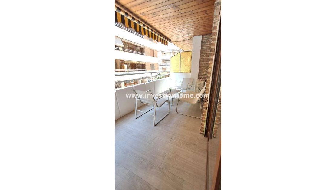Sale - Apartment - Torrevieja - Centro
