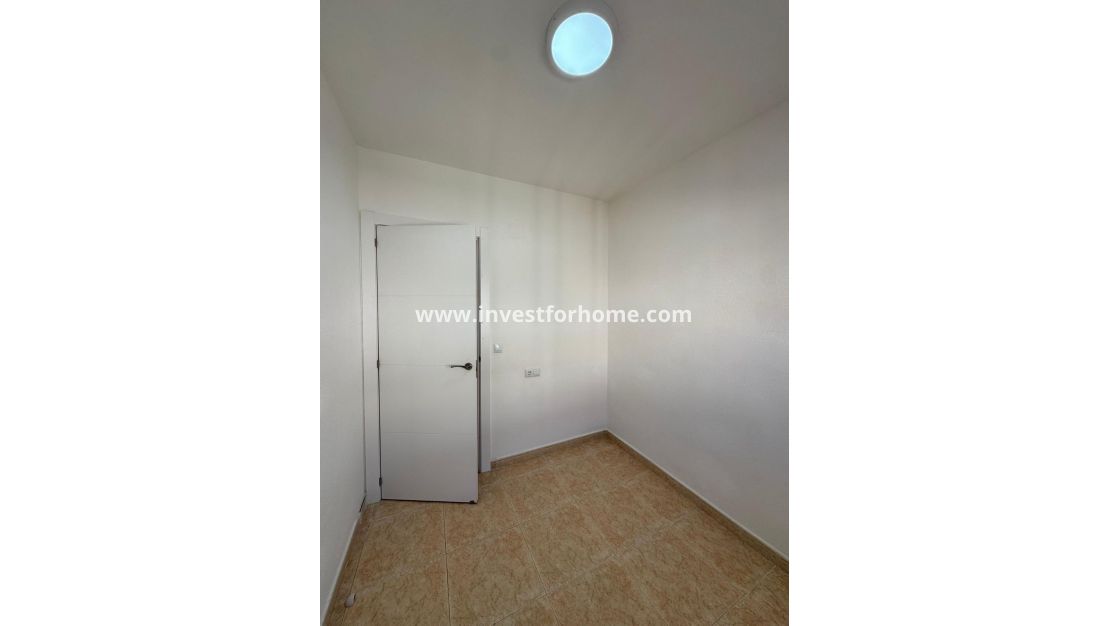 Sale - Apartment - Torrevieja - Centro