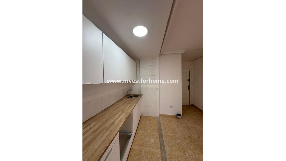 Sale - Apartment - Torrevieja - Centro