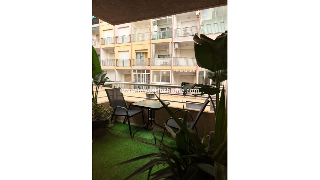 Sale - Apartment - Torrevieja - Centro