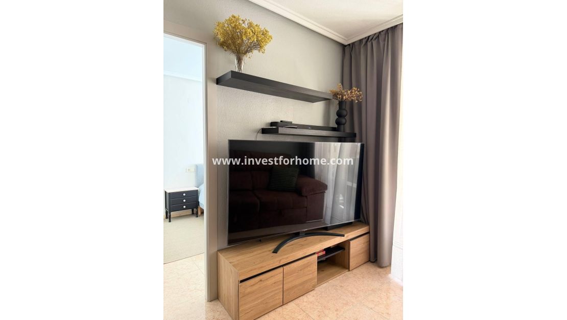 Sale - Apartment - Torrevieja - Centro