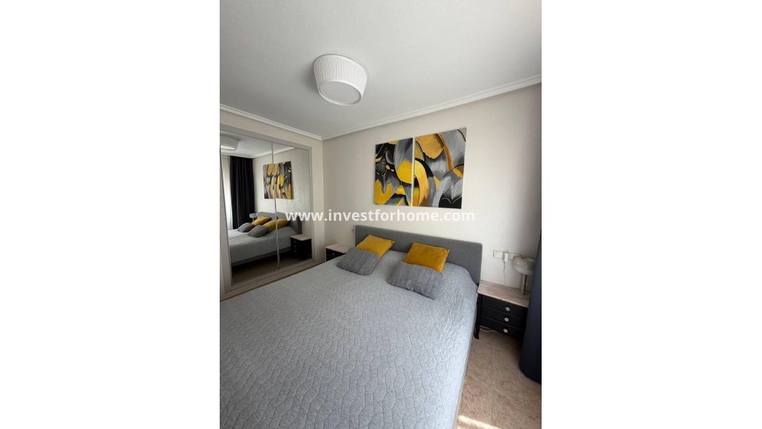 Sale - Apartment - Torrevieja - Centro