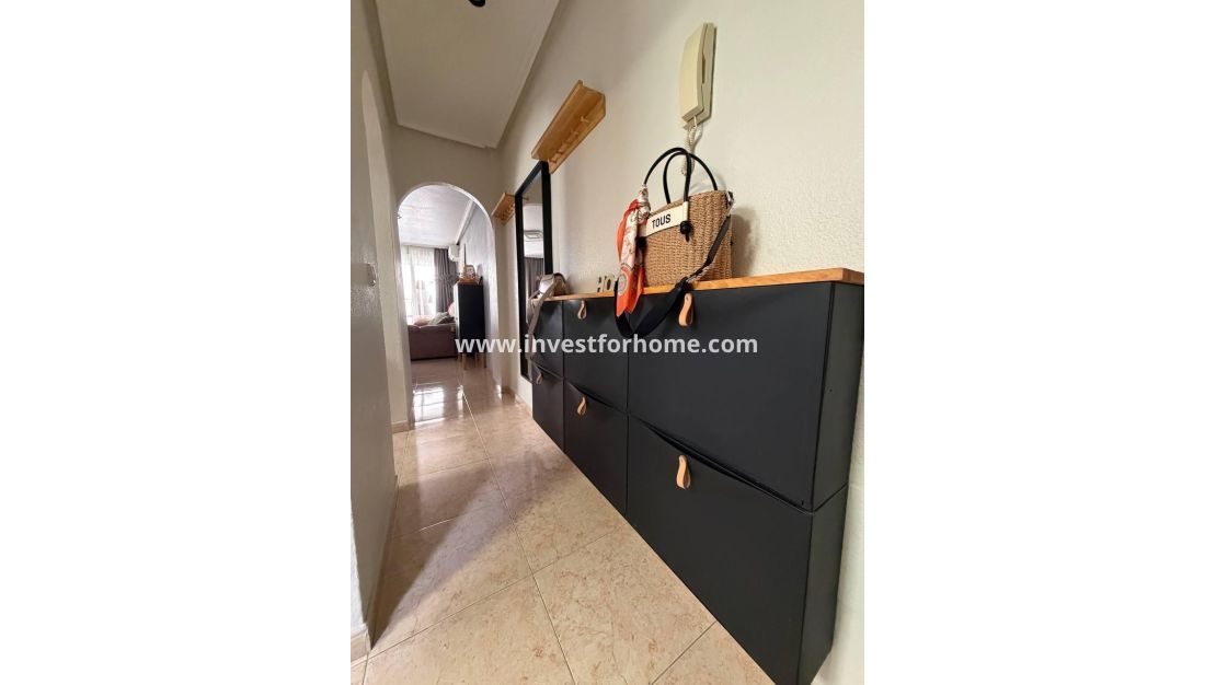 Sale - Apartment - Torrevieja - Centro