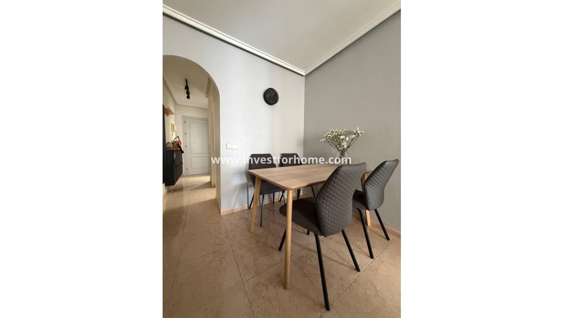 Sale - Apartment - Torrevieja - Centro