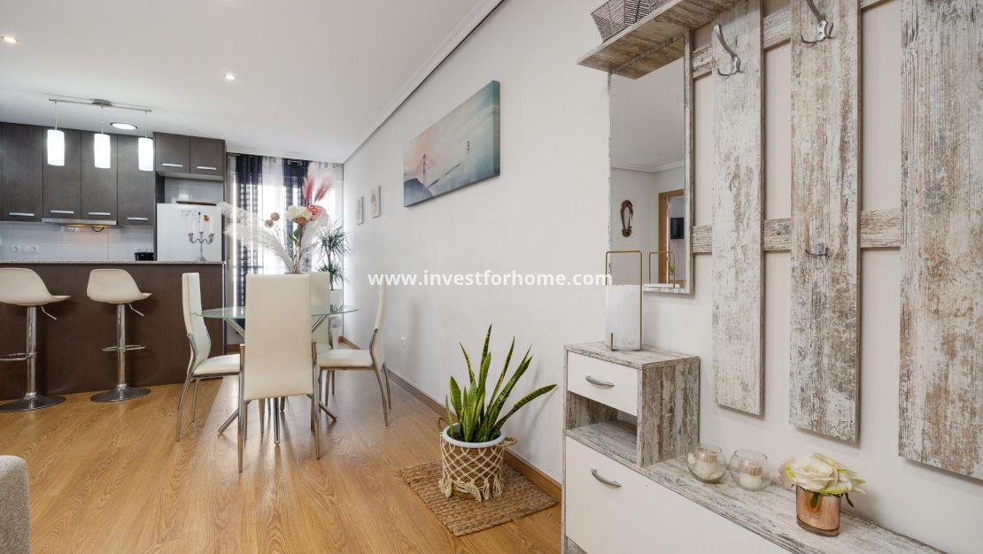 Sale - Apartment - Torrevieja - Centro