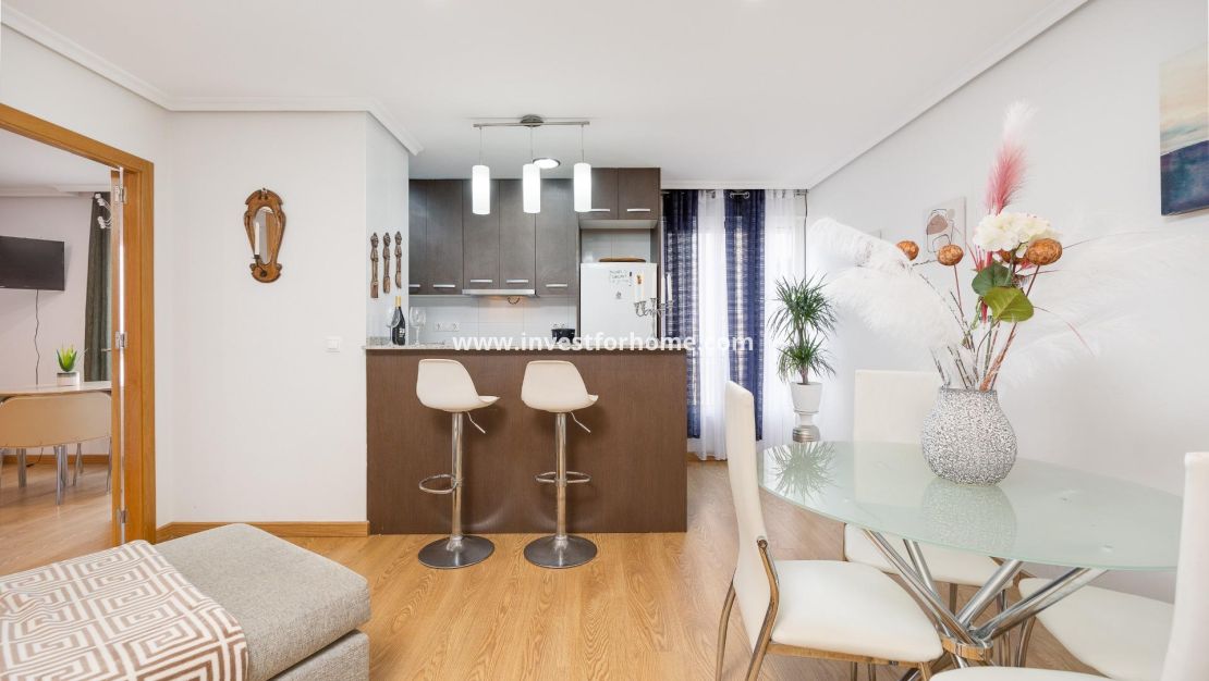Sale - Apartment - Torrevieja - Centro