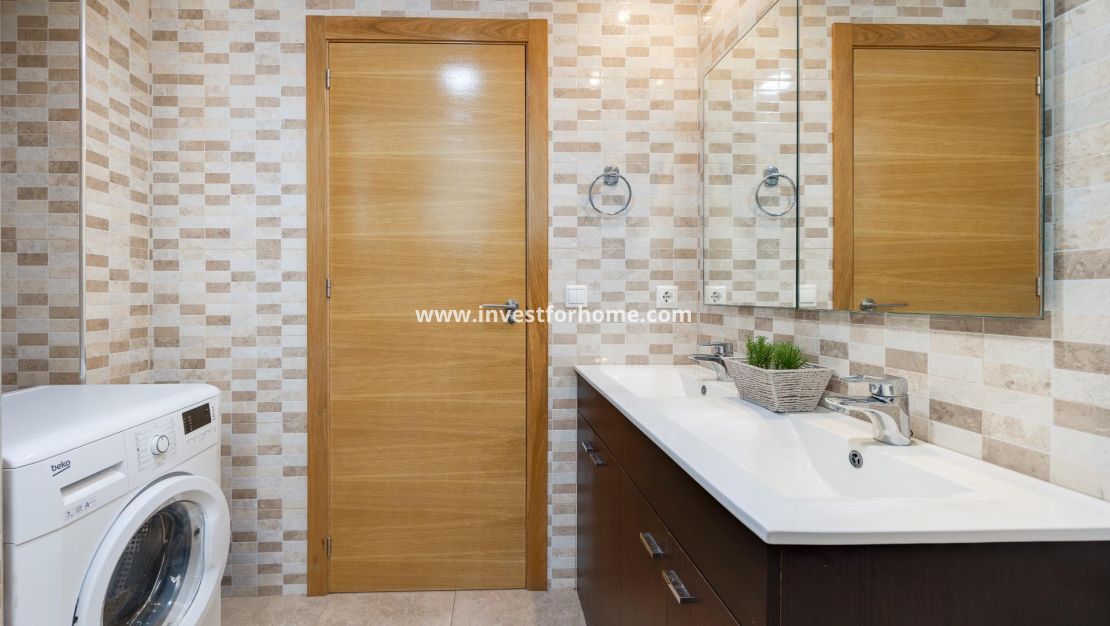 Sale - Apartment - Torrevieja - Centro