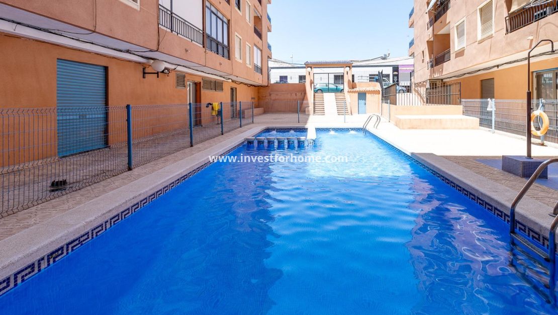 Sale - Apartment - Torrevieja - Centro