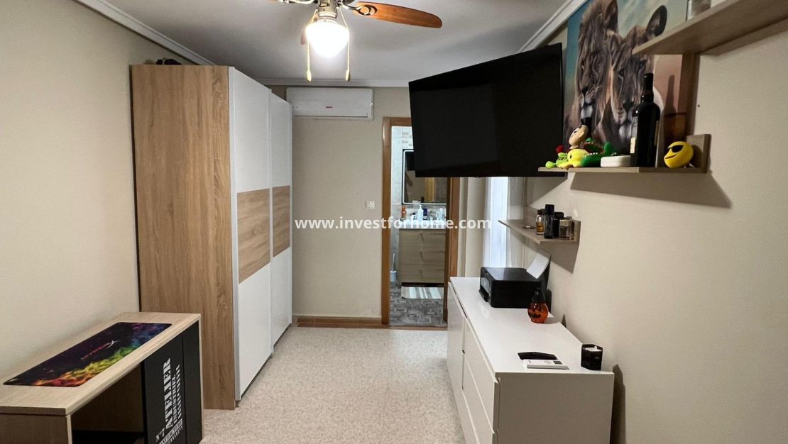 Sale - Apartment - Torrevieja - Centro