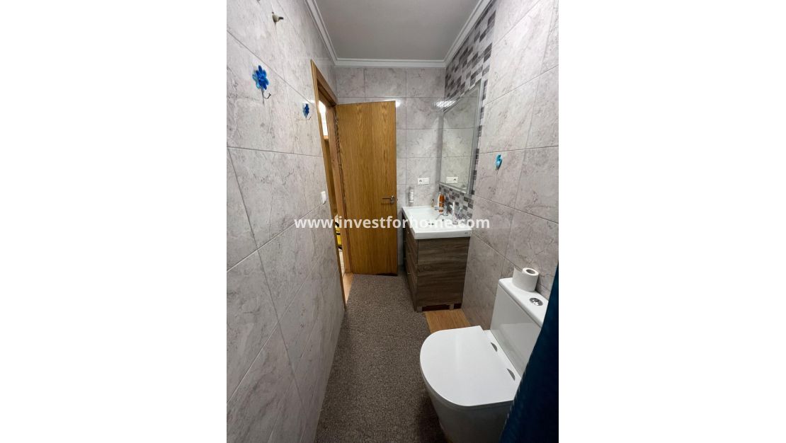 Sale - Apartment - Torrevieja - Centro
