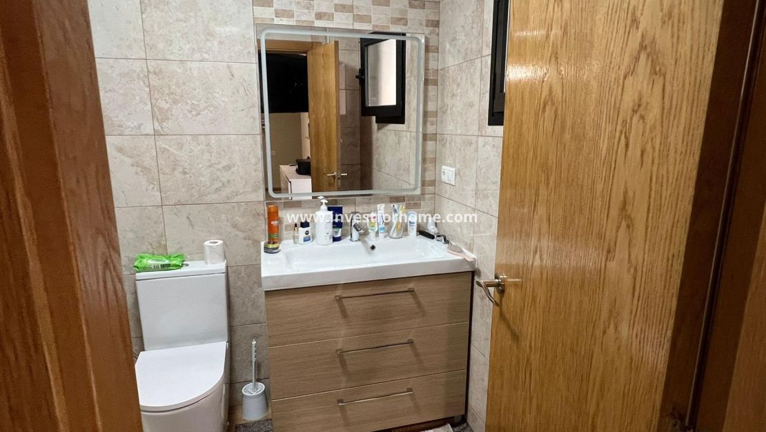Sale - Apartment - Torrevieja - Centro