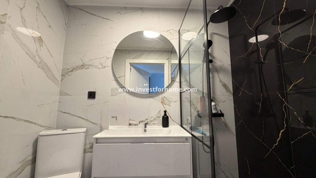 Sale - Apartment - Torrevieja - Centro