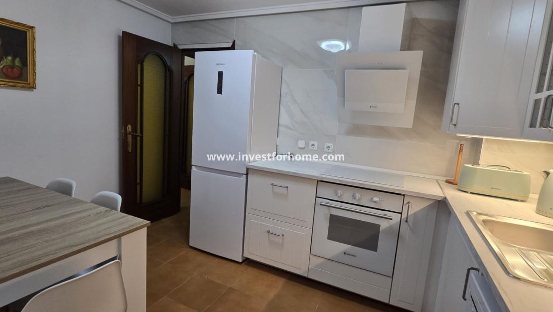 Sale - Apartment - Torrevieja - Centro
