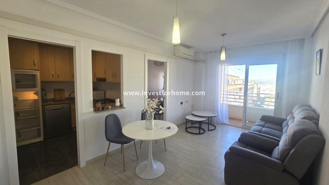 Sale - Apartment - Torrevieja - Centro