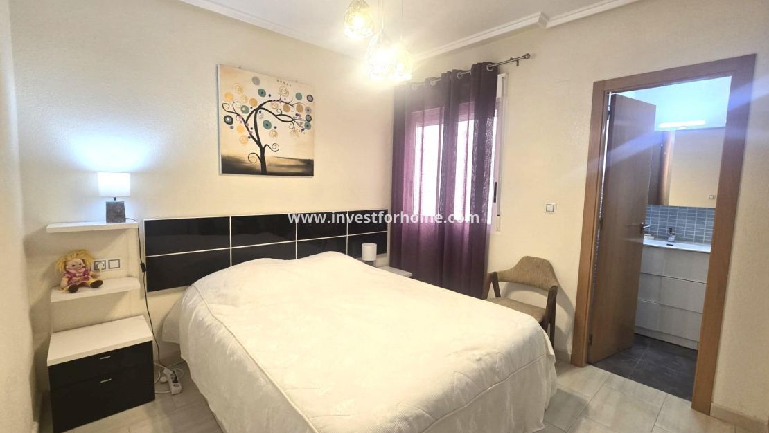 Sale - Apartment - Torrevieja - Centro