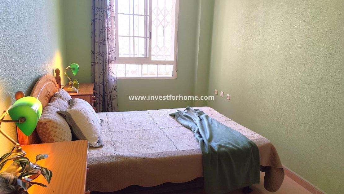 Sale - Apartment - Torrevieja - Centro
