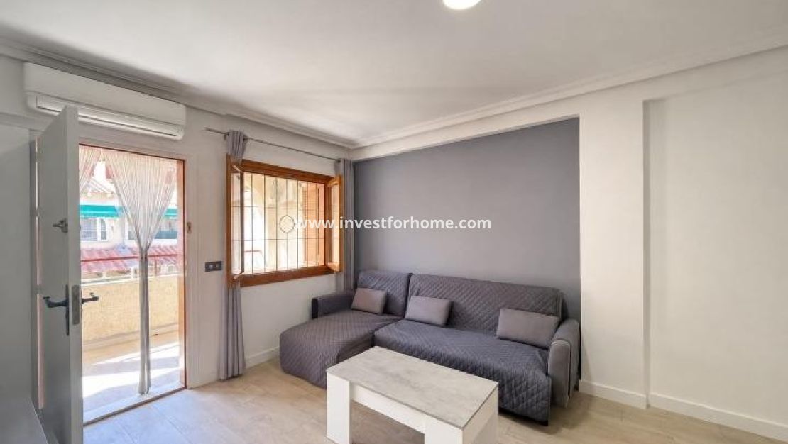 Sale - Apartment - Torrevieja - Centro