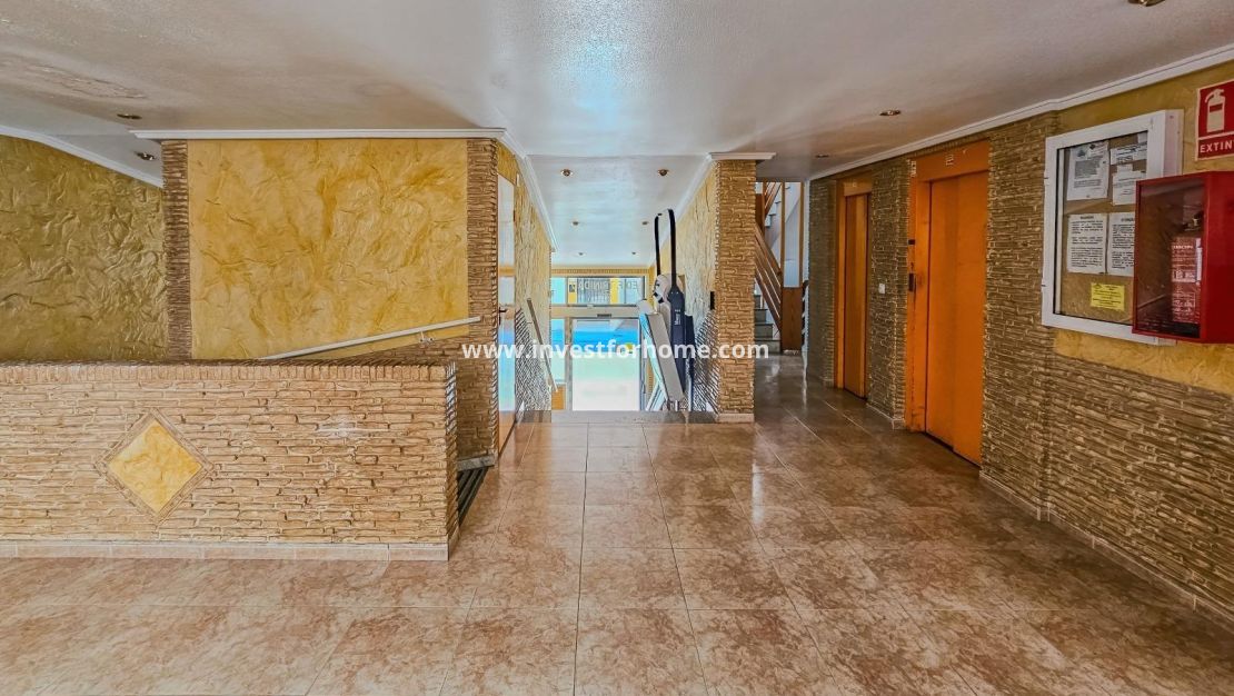 Sale - Apartment - Torrevieja - Centro
