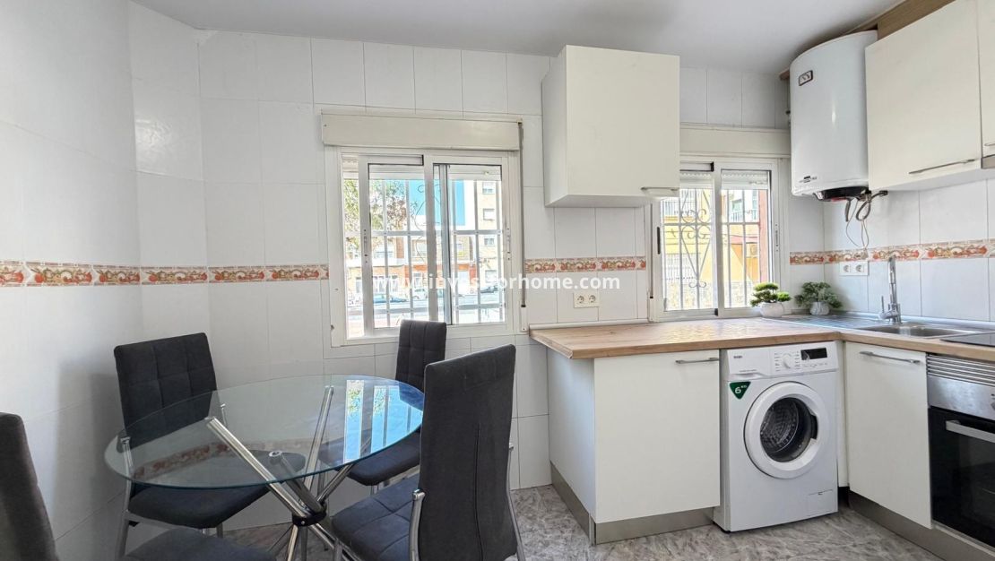 Sale - Apartment - Torrevieja - Centro