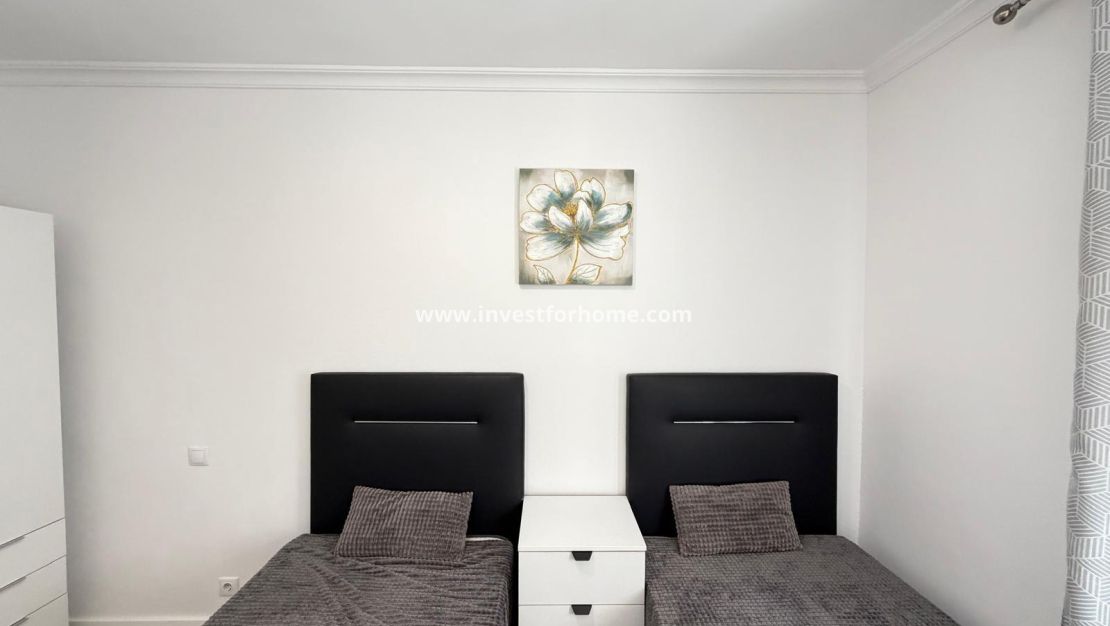Sale - Apartment - Torrevieja - Centro
