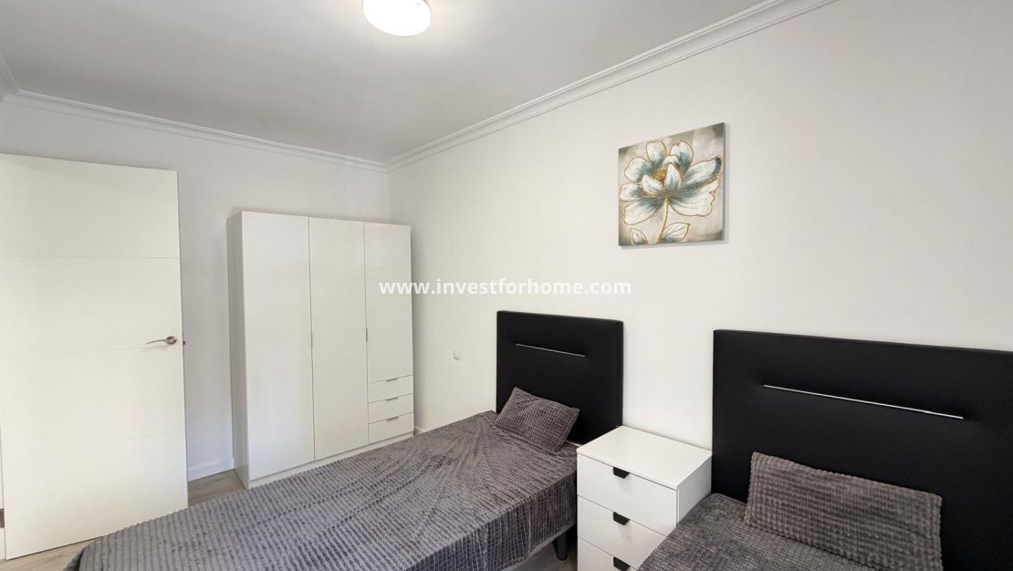 Sale - Apartment - Torrevieja - Centro