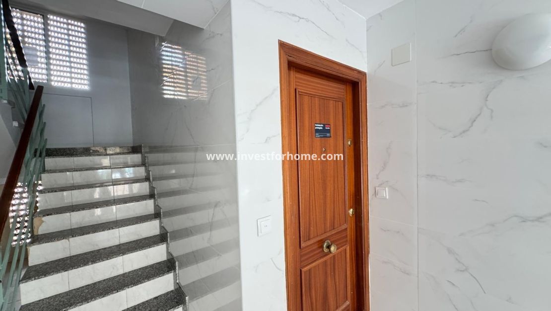 Sale - Apartment - Torrevieja - Centro